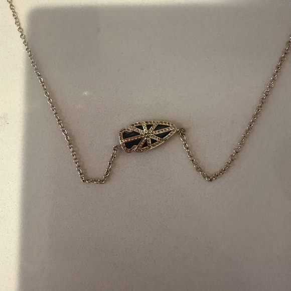 Kendra Scott Skylie Black Iridescent and Gold Chain Necklace - Picture 9 of 10